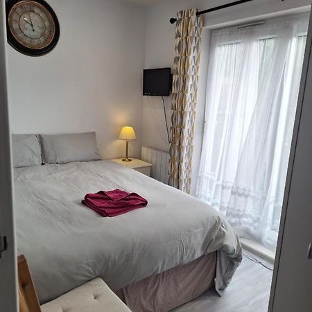 Deluxe Single Room Only For One Adult Northolt  Екстер'єр фото